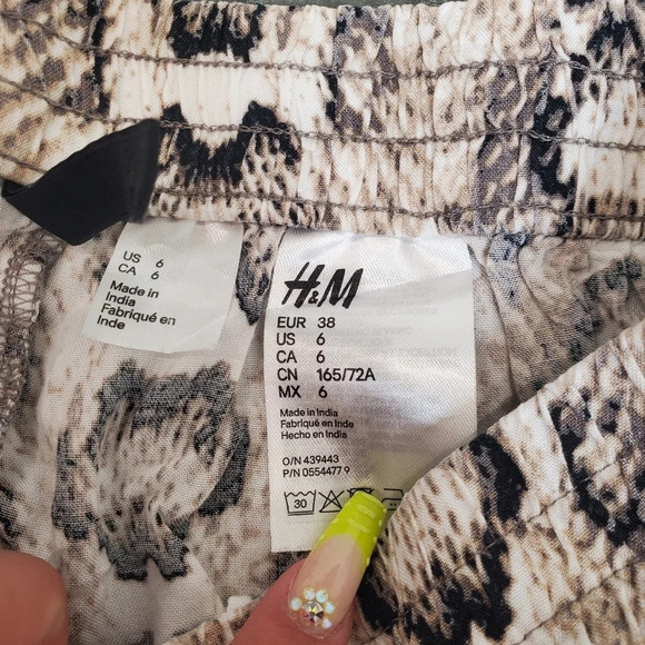 H&M Tan Snake Print Pants - Picture 4 of 6